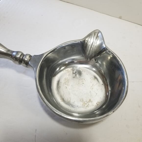 Vintage heavy sauce bowl with handle has dent 4.1349 - Picture 7 of 8